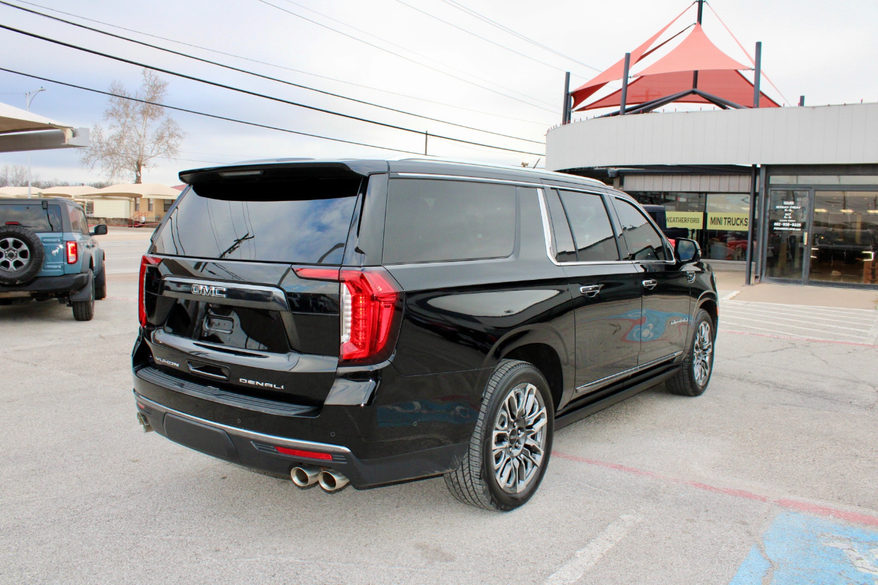 GMC Yukon XL Denali Ultimate 4WD 2023