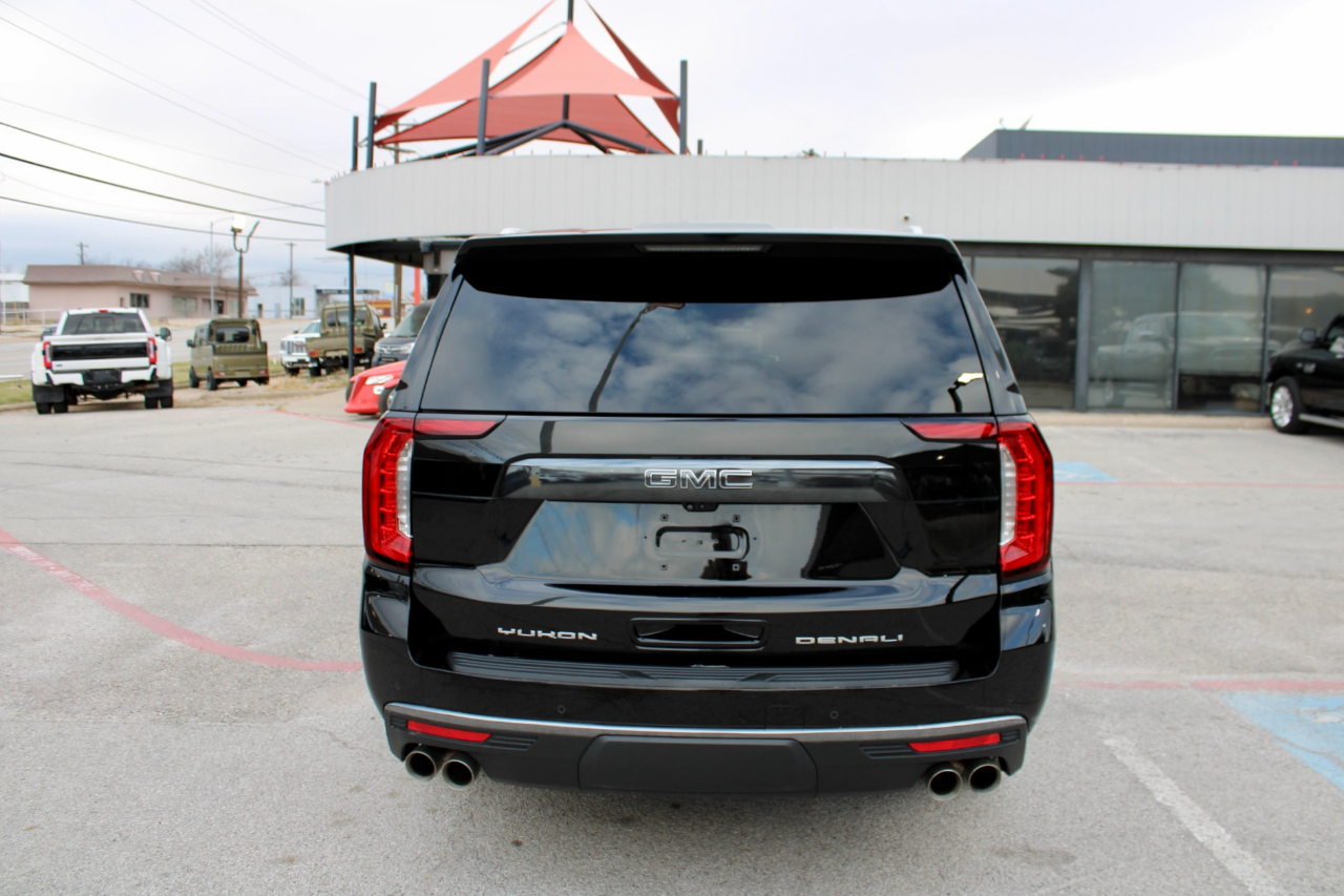 GMC Yukon XL Denali Ultimate 4WD 2023
