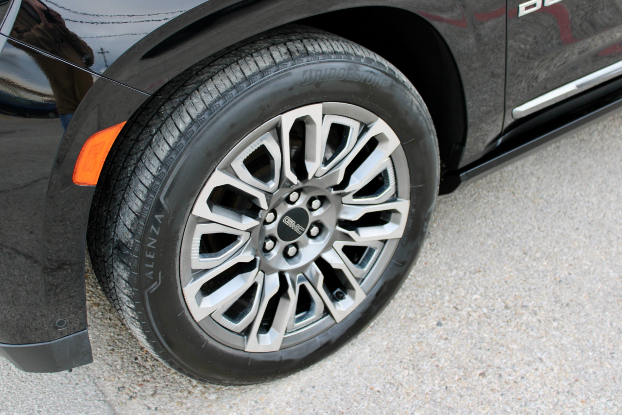 GMC Yukon XL Denali Ultimate 4WD 2023