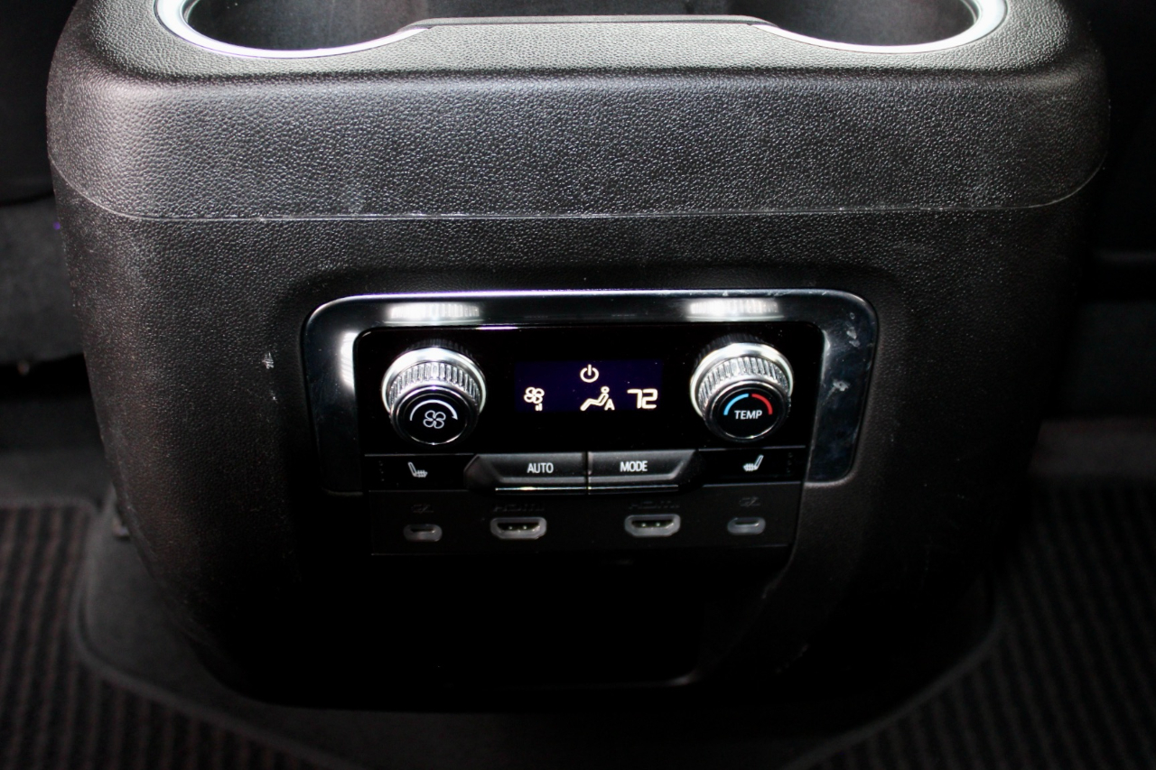 GMC Yukon XL Denali Ultimate 4WD 2023