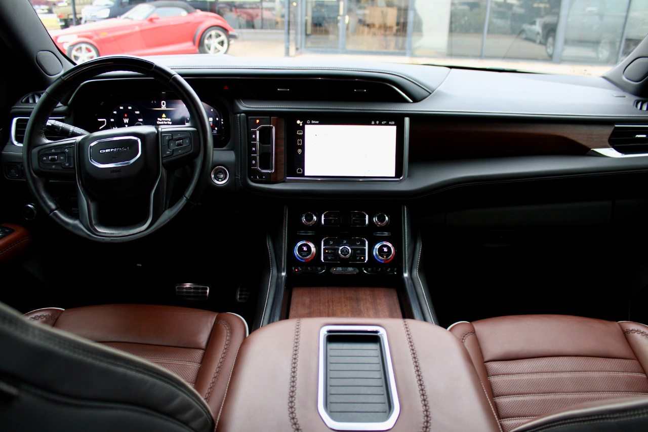 GMC Yukon XL Denali Ultimate 4WD 2023