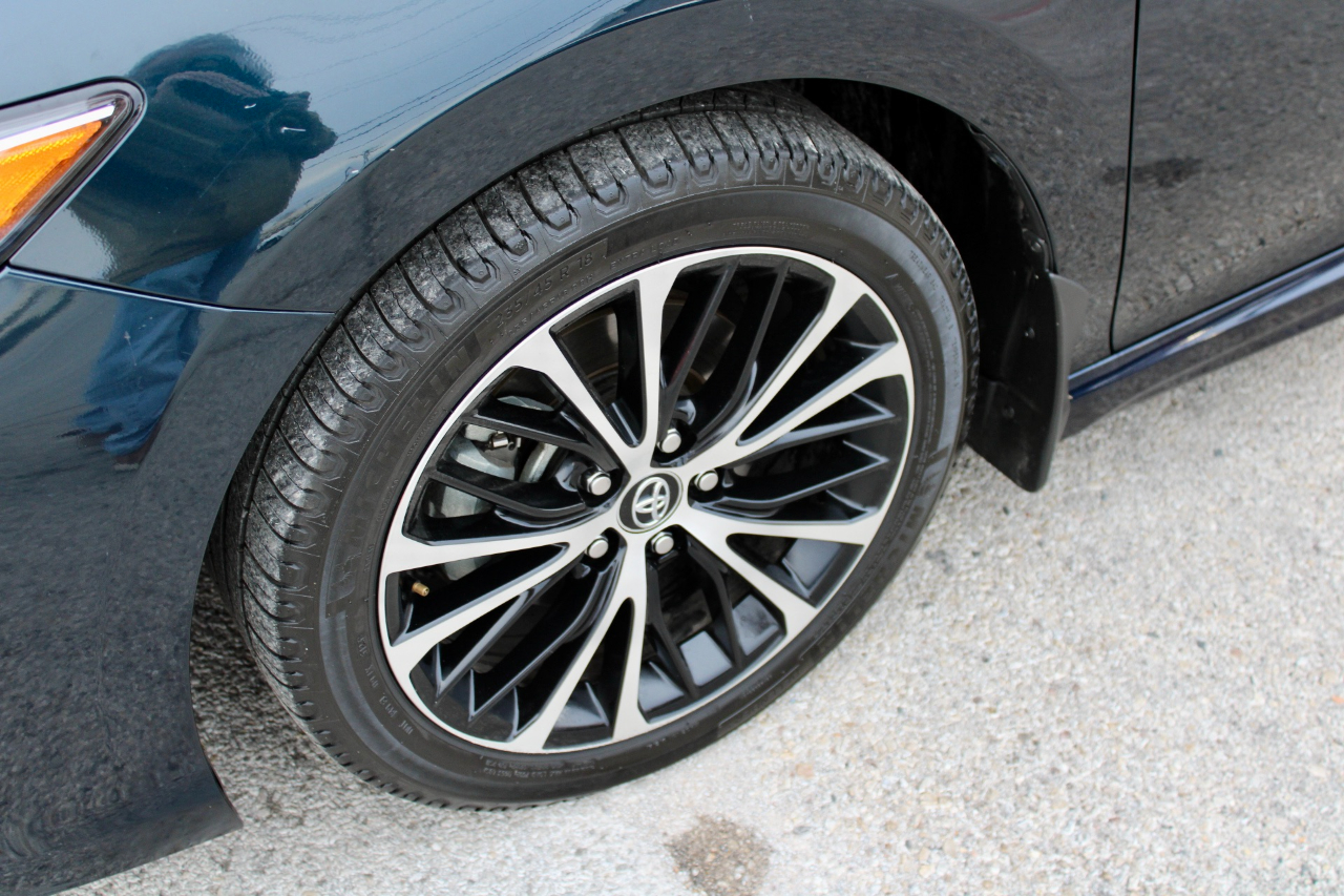 Toyota Camry SE 2020