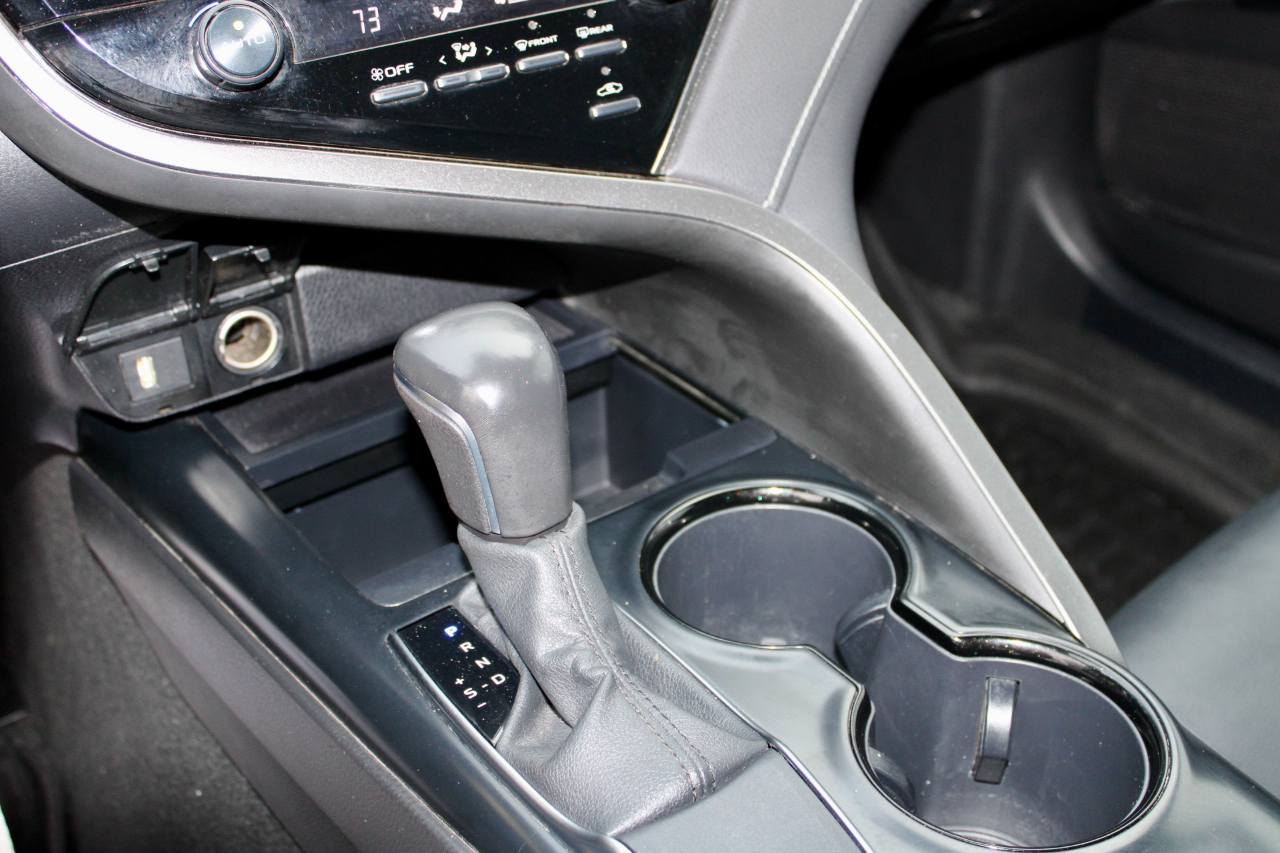 Toyota Camry SE 2020