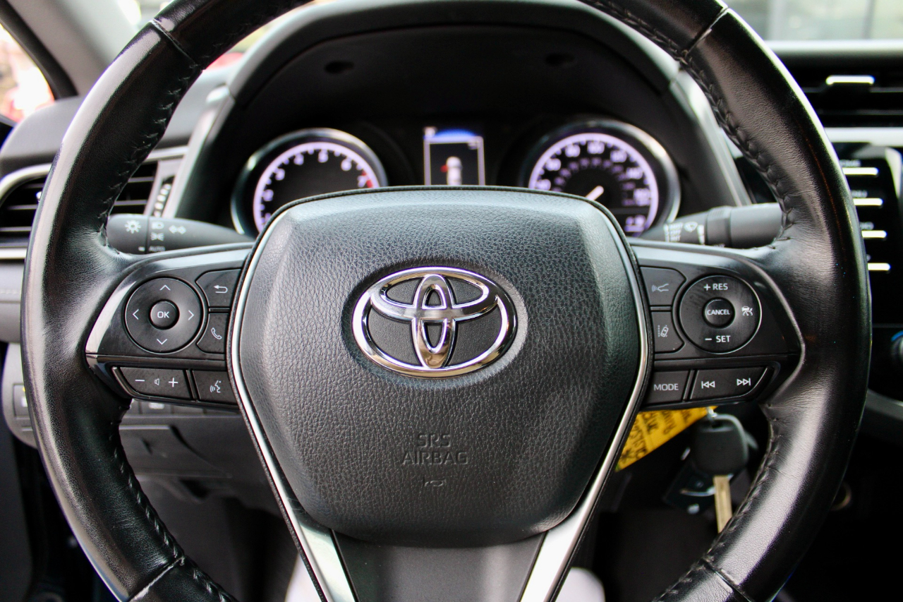 Toyota Camry SE 2020