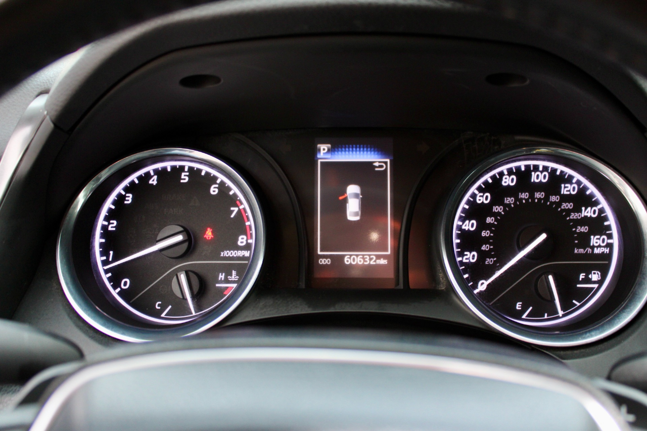 Toyota Camry SE 2020