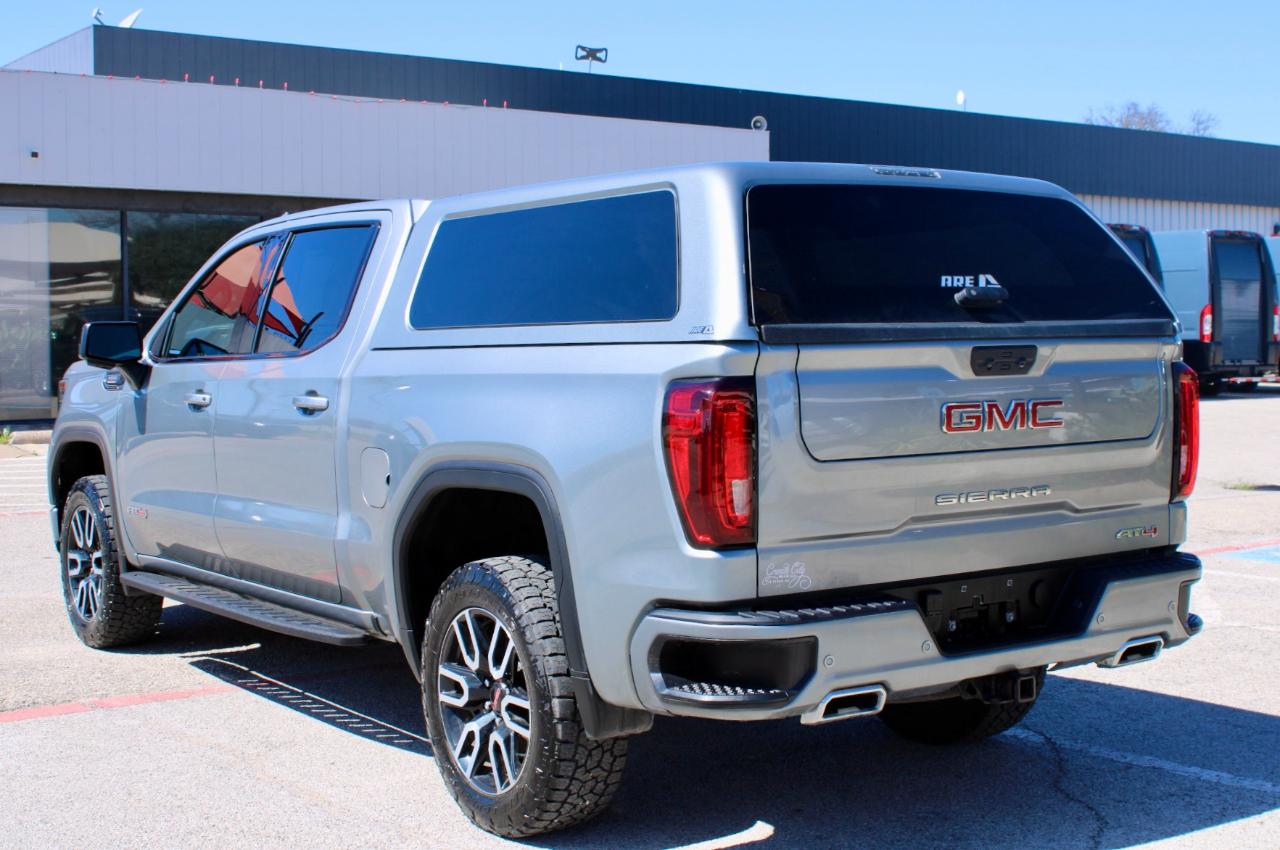 GMC Sierra 1500 AT4 Crew Cab 4WD 2024