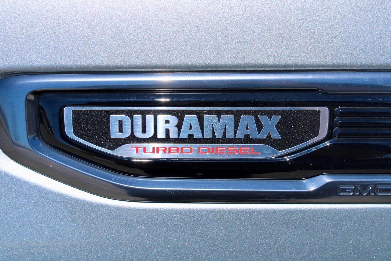 GMC Sierra 1500 AT4 Crew Cab 4WD 2024