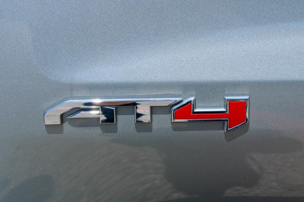 GMC Sierra 1500 AT4 Crew Cab 4WD 2024