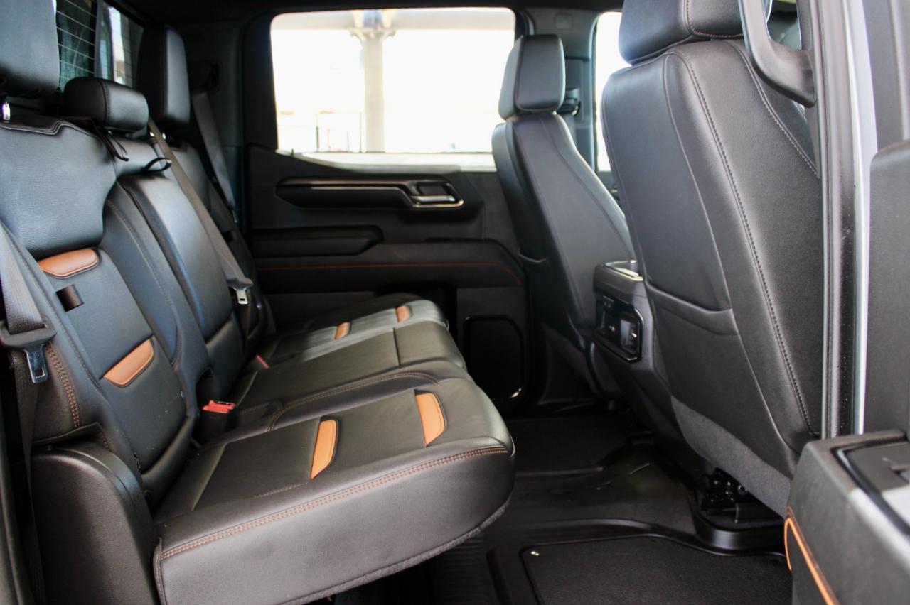 GMC Sierra 1500 AT4 Crew Cab 4WD 2024