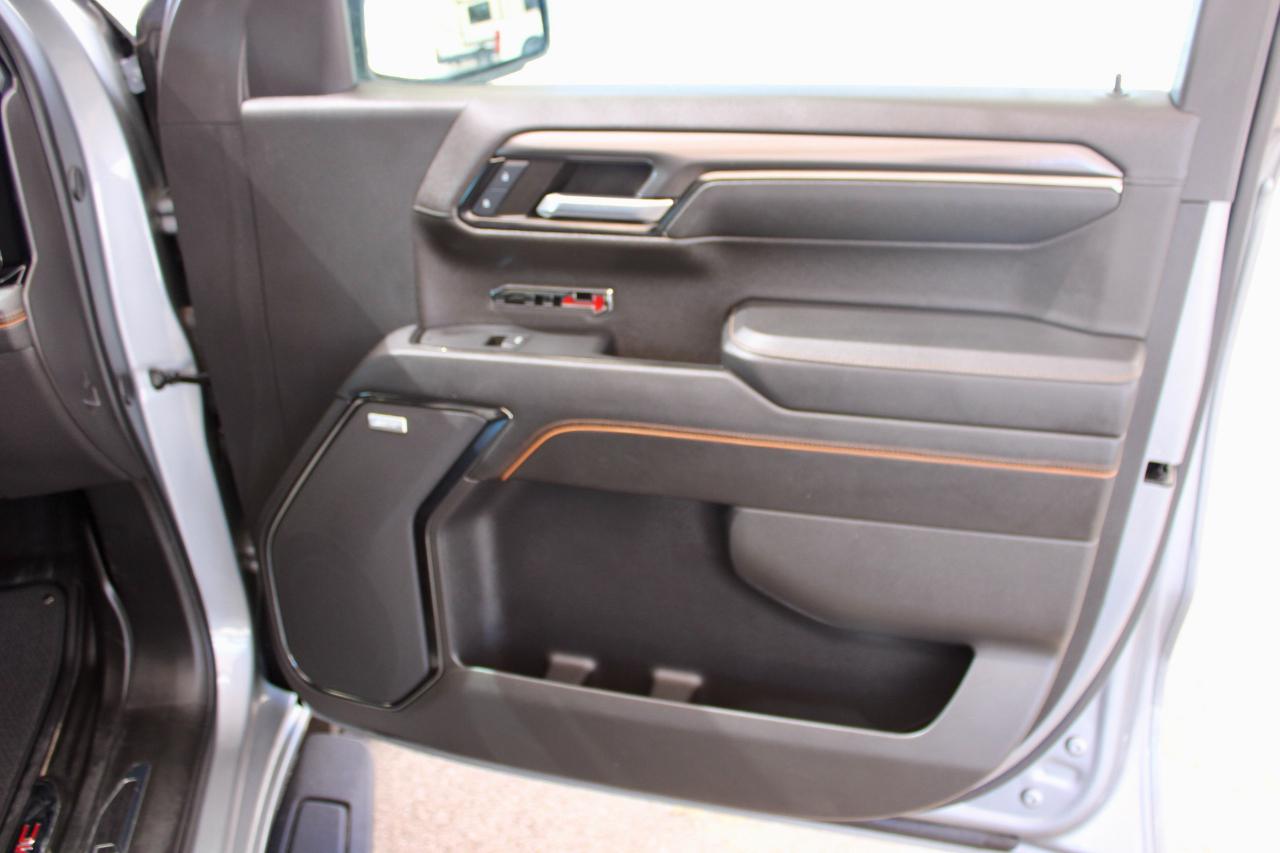 GMC Sierra 1500 AT4 Crew Cab 4WD 2024