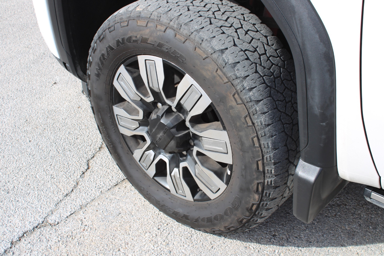 GMC Sierra 2500HD Denali Crew Cab 4WD SB 2024