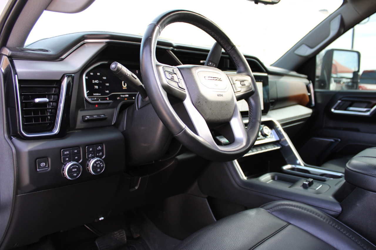 GMC Sierra 2500HD Denali Crew Cab 4WD SB 2024