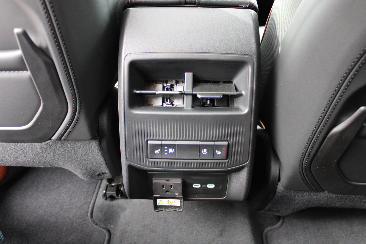 Jeep Wagoneer S Launch Edition 2024