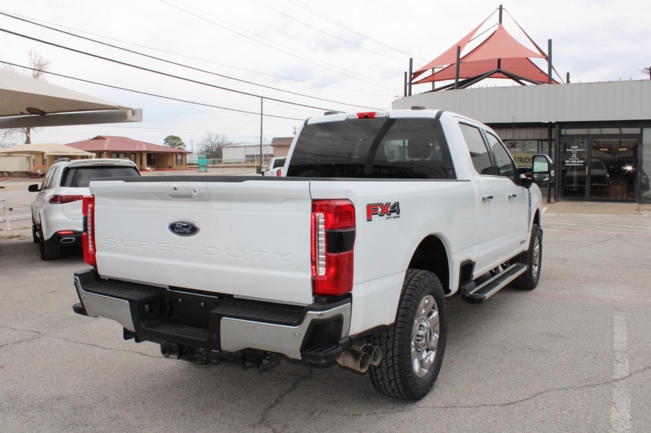 Ford F-250 SD Lariat Crew Cab 4WD 2025