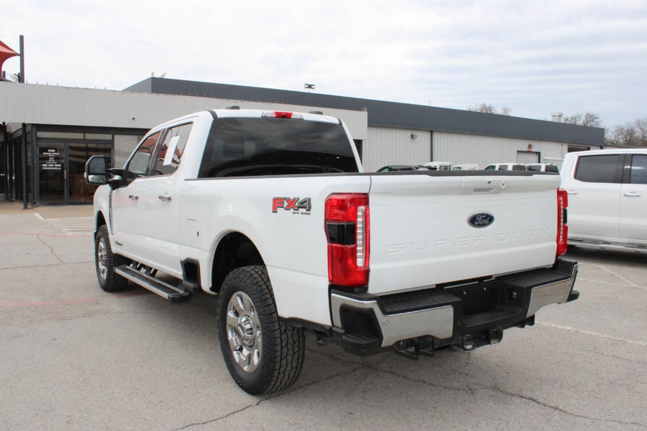 Ford F-250 SD Lariat Crew Cab 4WD 2025