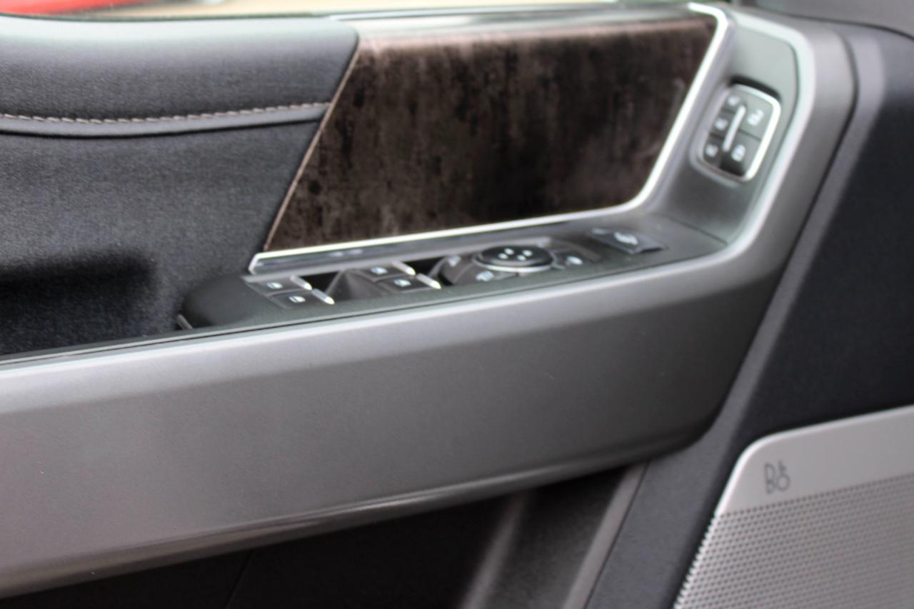 Ford F-250 SD Lariat Crew Cab 4WD 2025