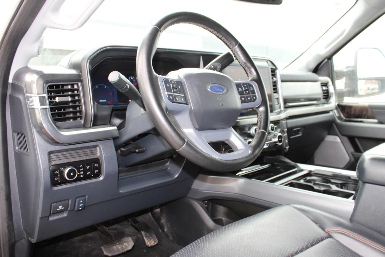 Ford F-250 SD Lariat Crew Cab 4WD 2025