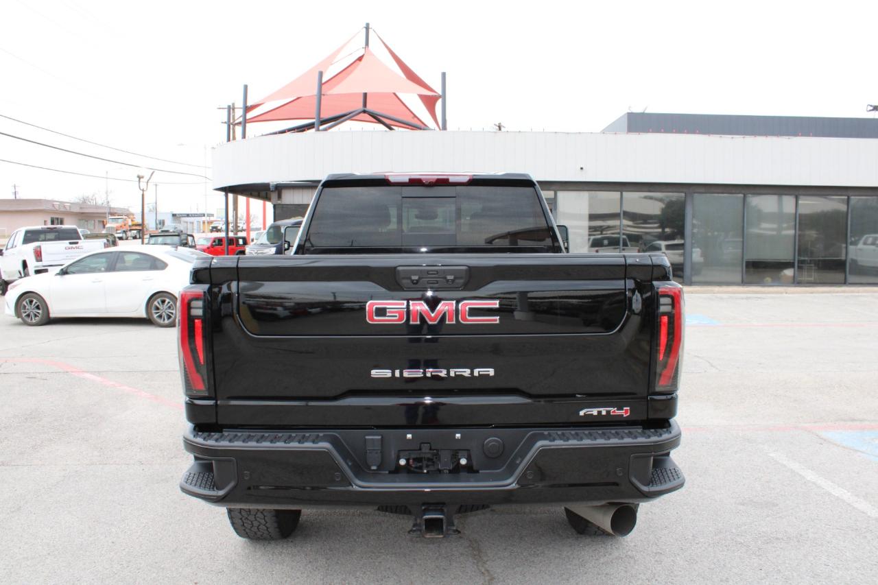 GMC Sierra 2500HD AT4 Crew Cab 4WD 2024
