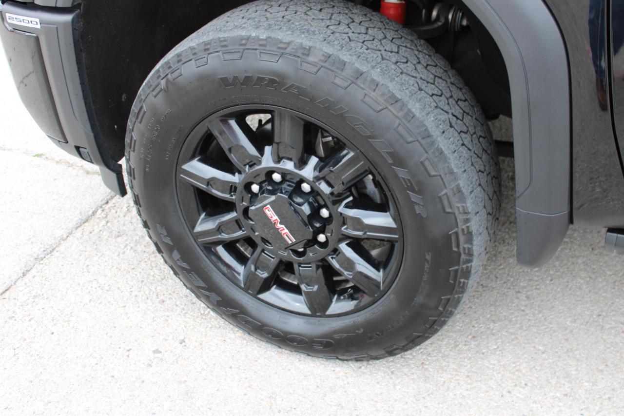 GMC Sierra 2500HD AT4 Crew Cab 4WD 2024