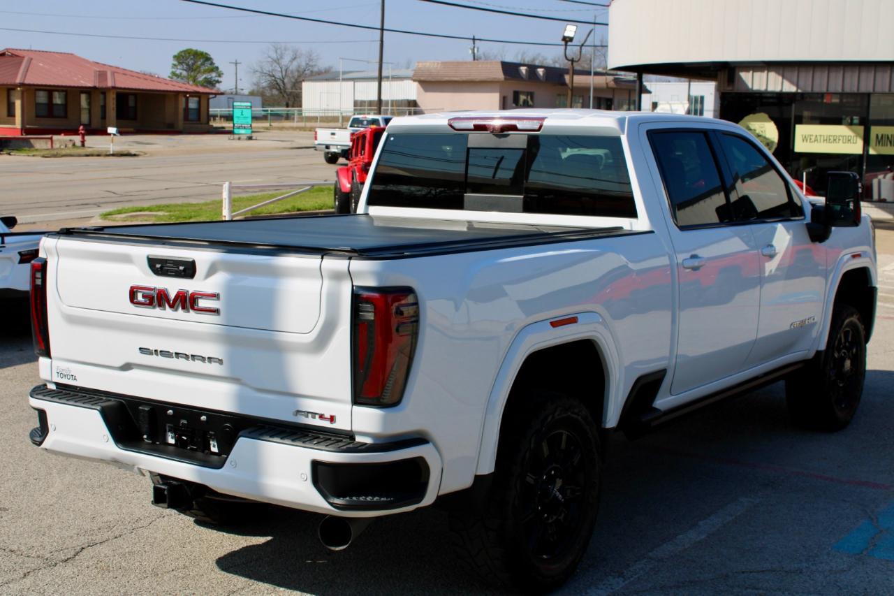 GMC Sierra 2500HD AT4 Crew Cab 4WD 2024