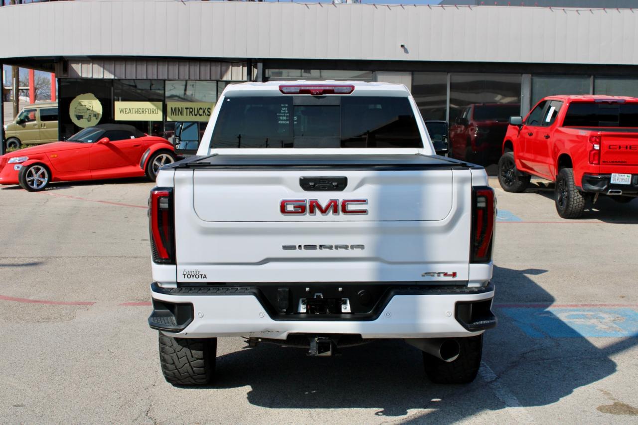 GMC Sierra 2500HD AT4 Crew Cab 4WD 2024