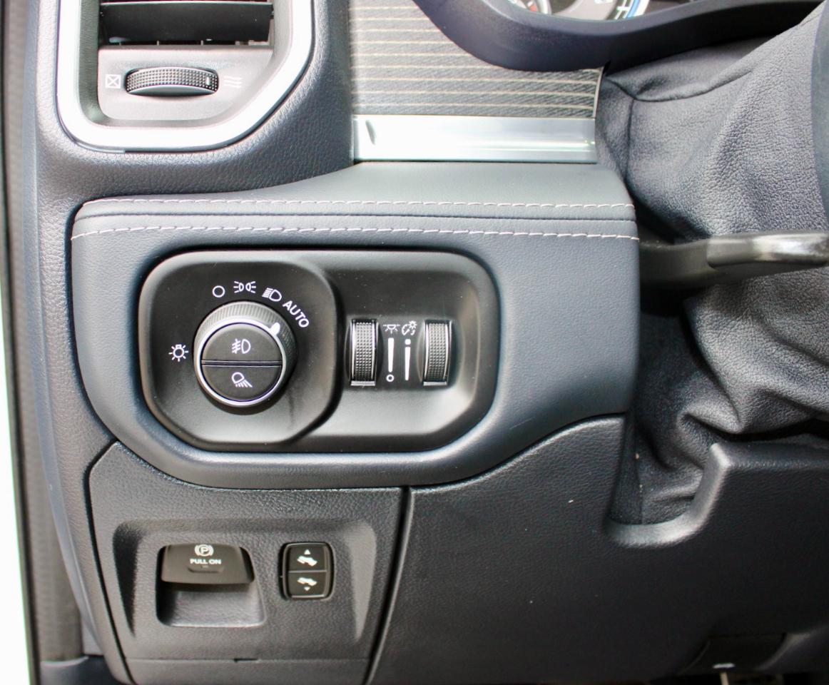 RAM 1500 Limited Crew Cab SWB 4WD 2022