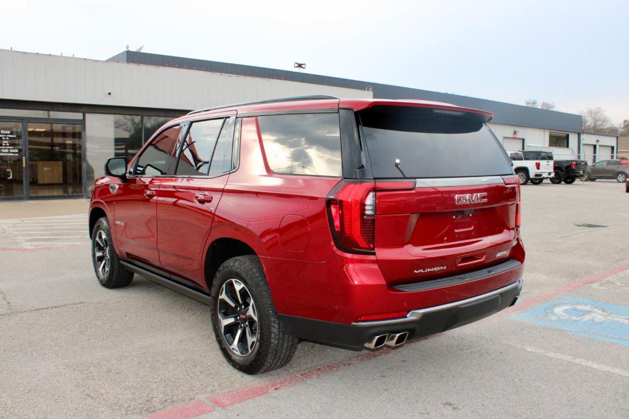 GMC Yukon AT4 4WD 2025