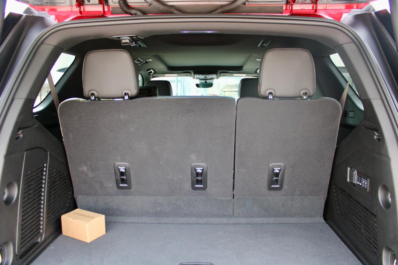 GMC Yukon AT4 4WD 2025