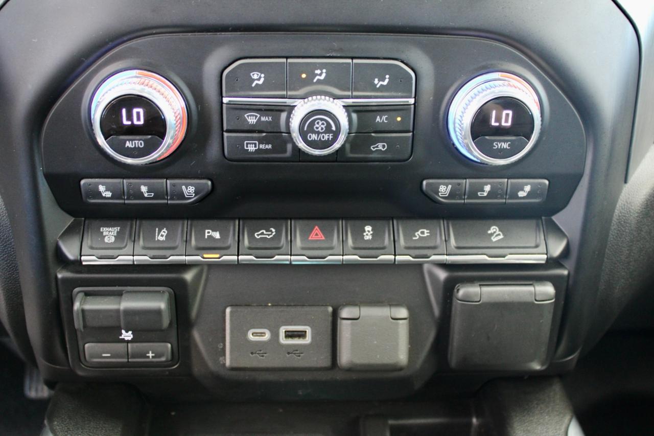 GMC Sierra 3500HD Denali Crew Cab 4WD 2023