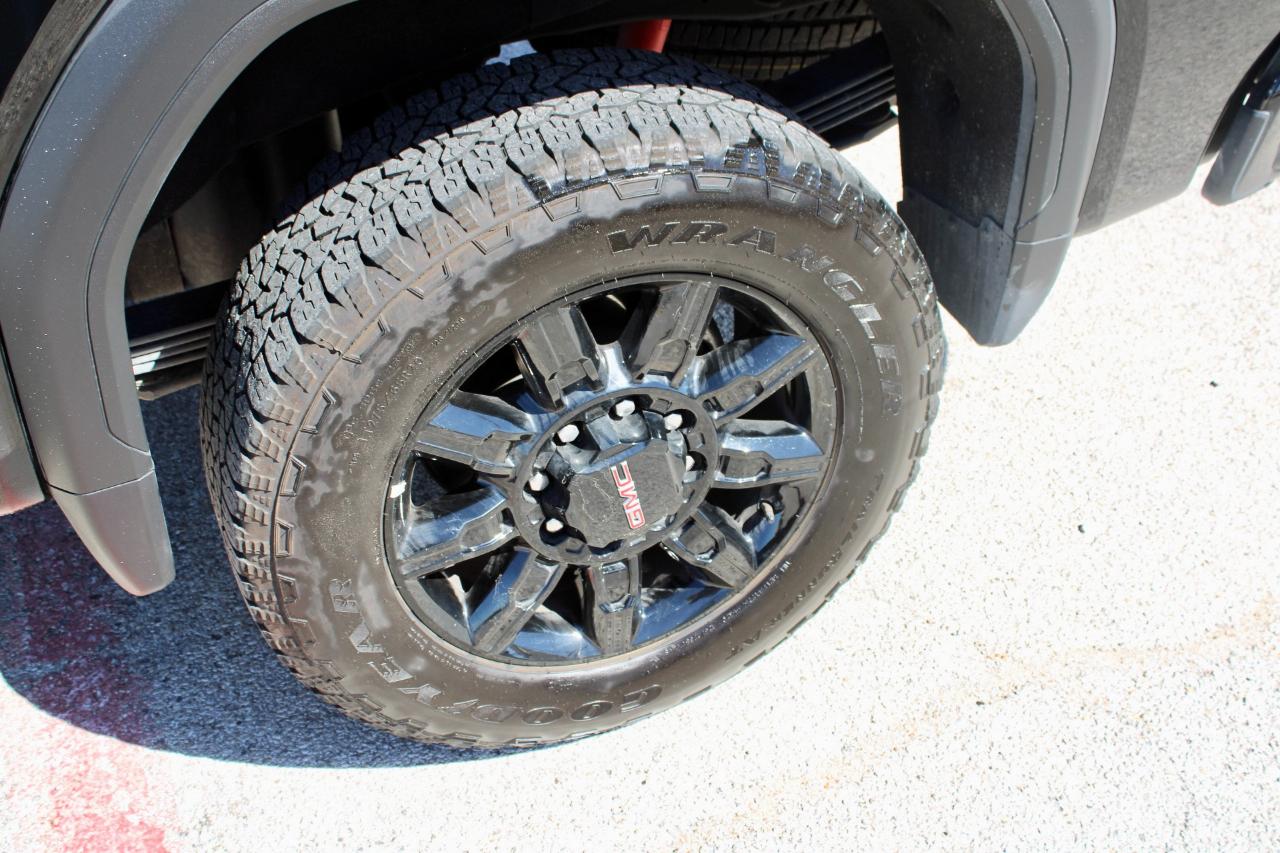 GMC Sierra 2500HD AT4 Crew Cab 4WD 2025