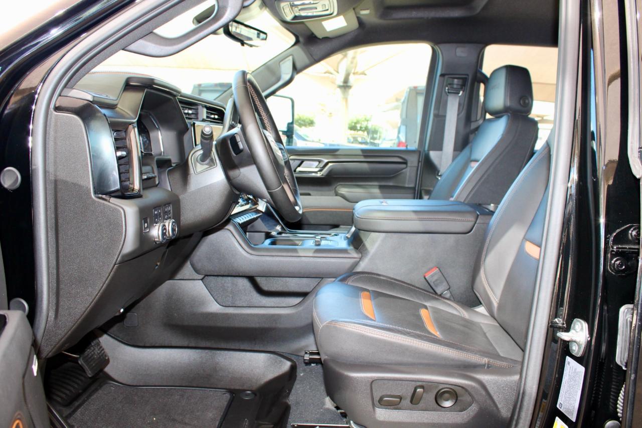 GMC Sierra 2500HD AT4 Crew Cab 4WD 2025