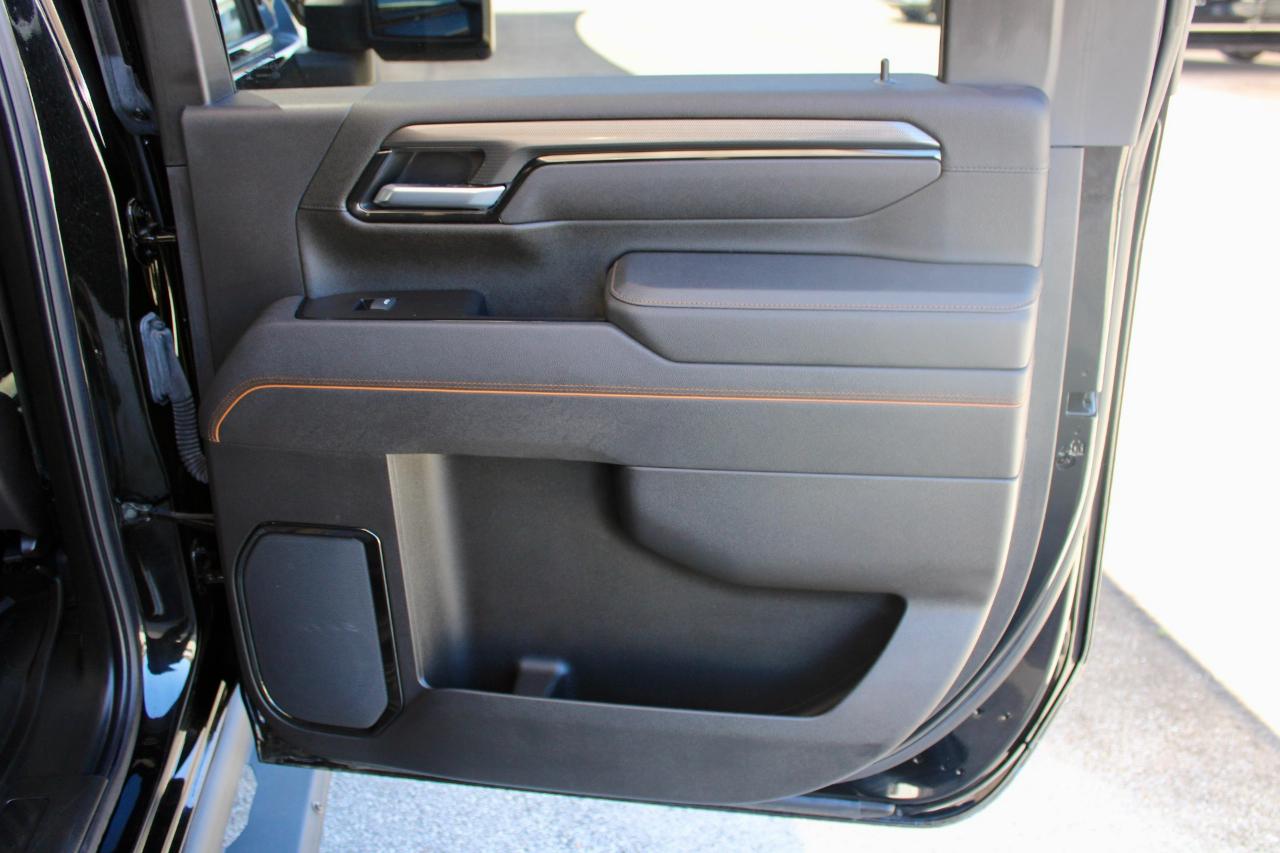 GMC Sierra 2500HD AT4 Crew Cab 4WD 2025