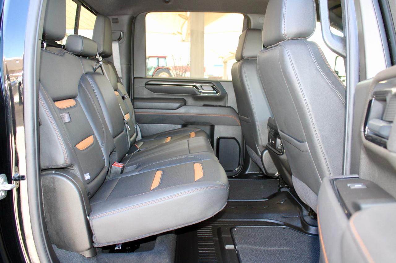 GMC Sierra 2500HD AT4 Crew Cab 4WD 2025