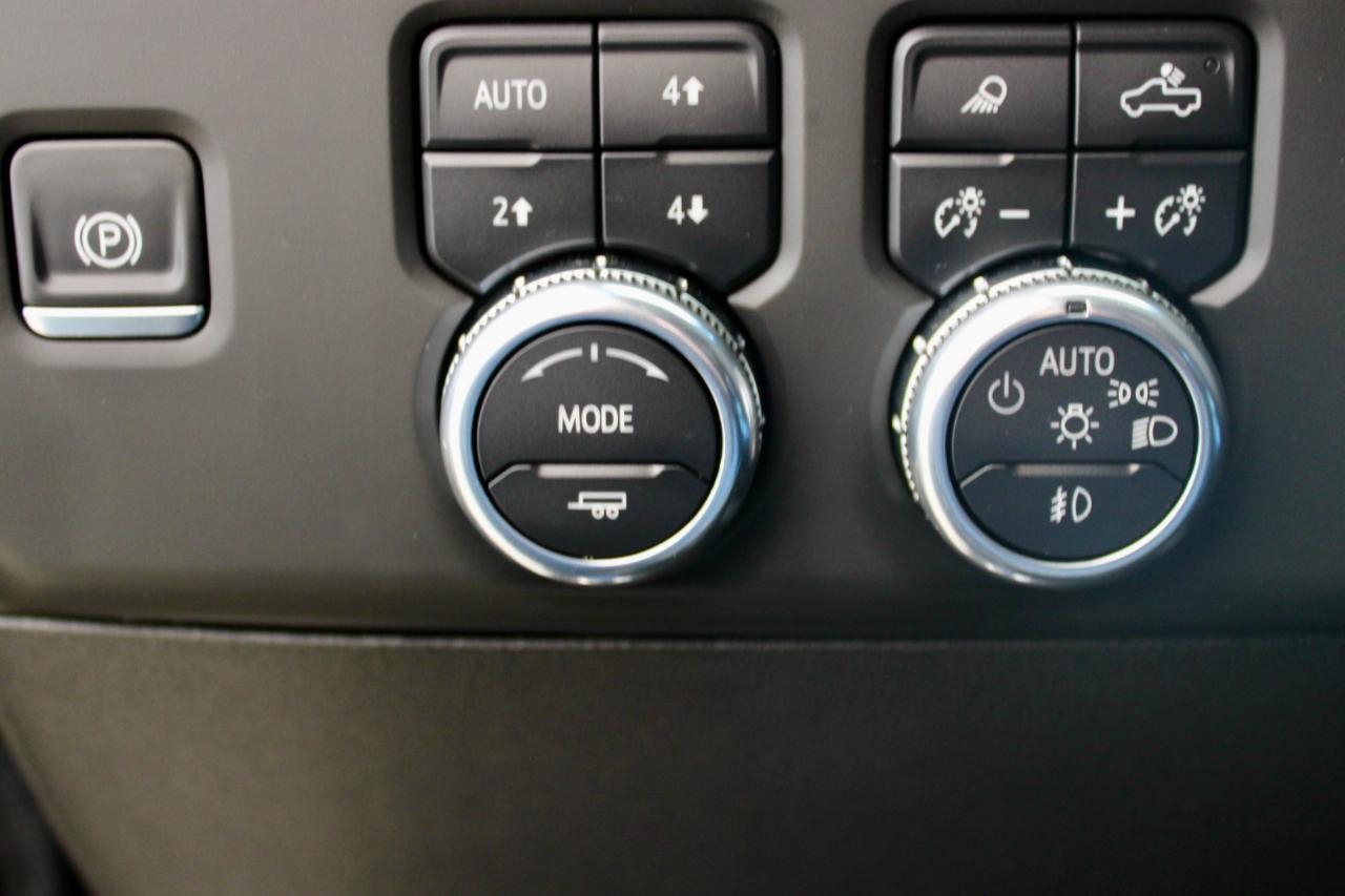 GMC Sierra 2500HD AT4 Crew Cab 4WD 2025