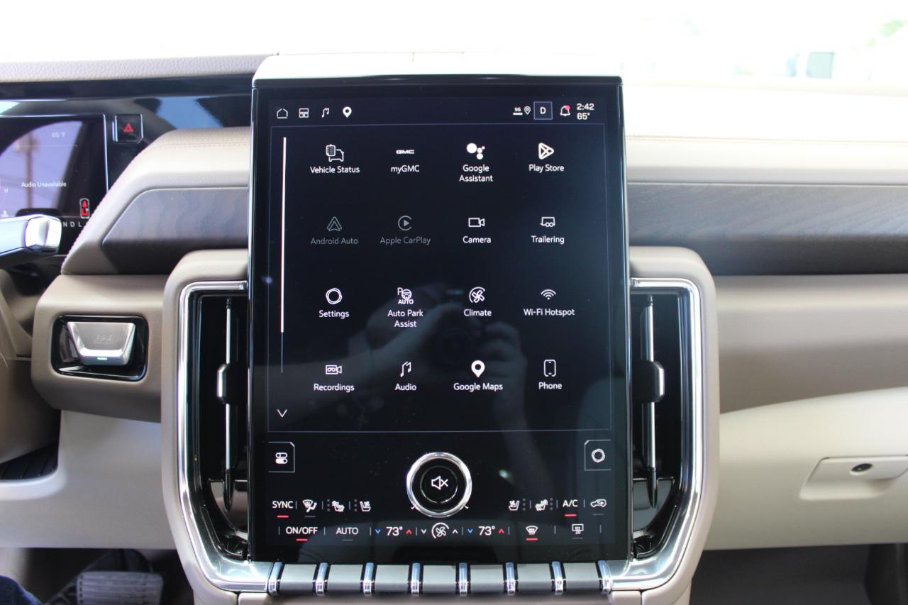 GMC Yukon XL Denali 4WD 2026