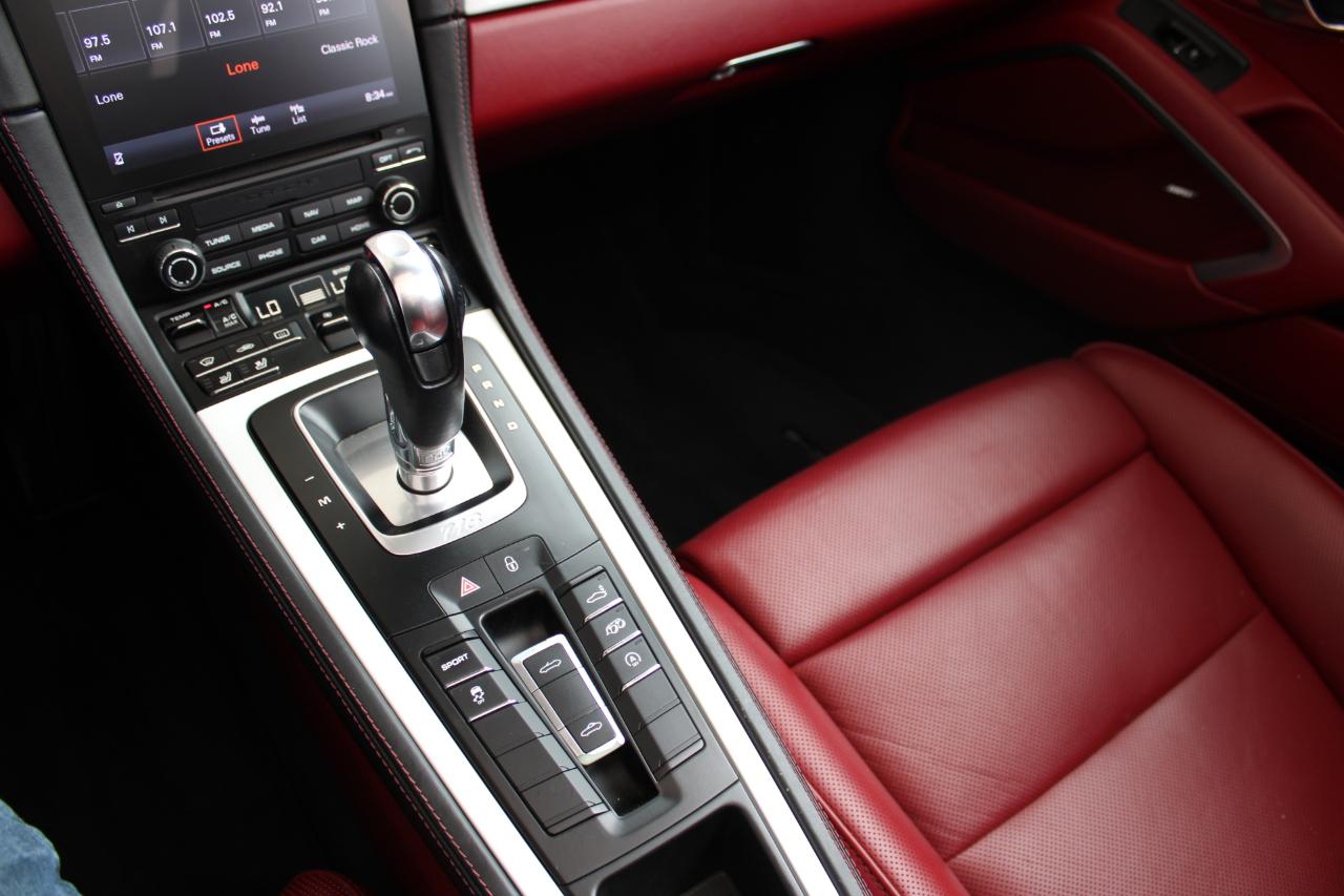 Porsche 718 Boxster Base 2D Roadster 2019