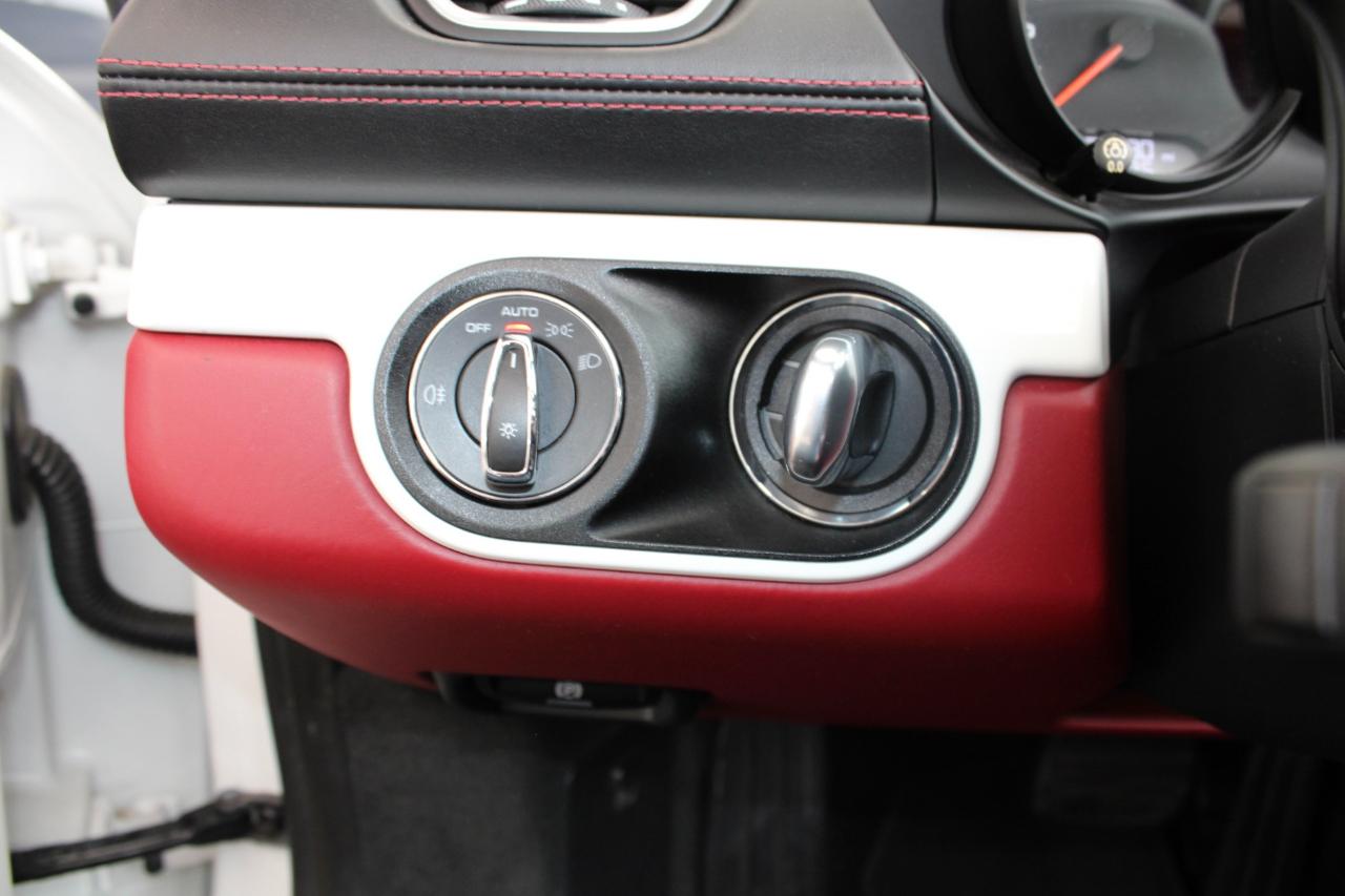 Porsche 718 Boxster Base 2D Roadster 2019