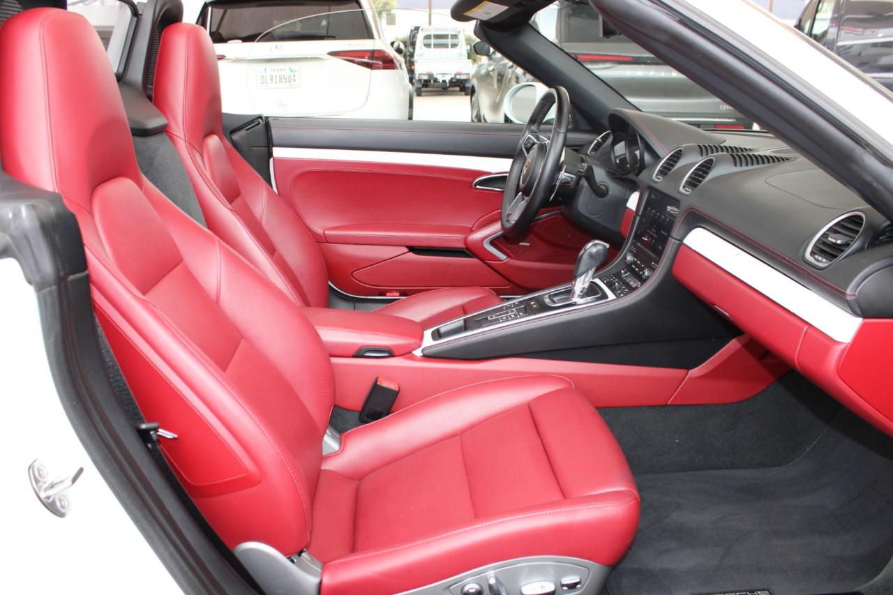 Porsche 718 Boxster Base 2D Roadster 2019