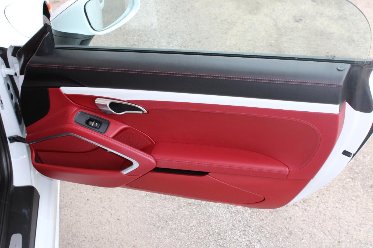 Porsche 718 Boxster Base 2D Roadster 2019