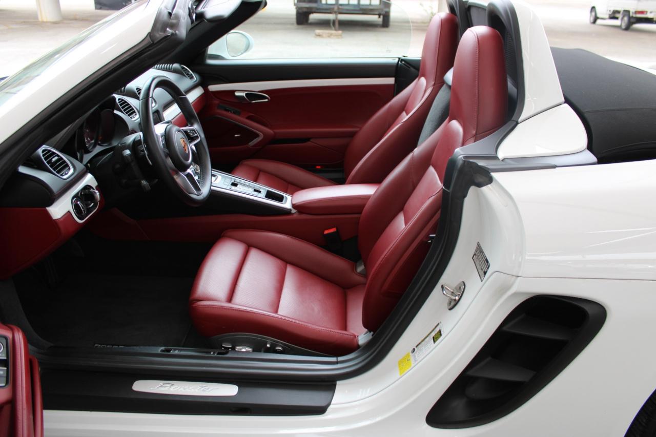 Porsche 718 Boxster Base 2D Roadster 2019