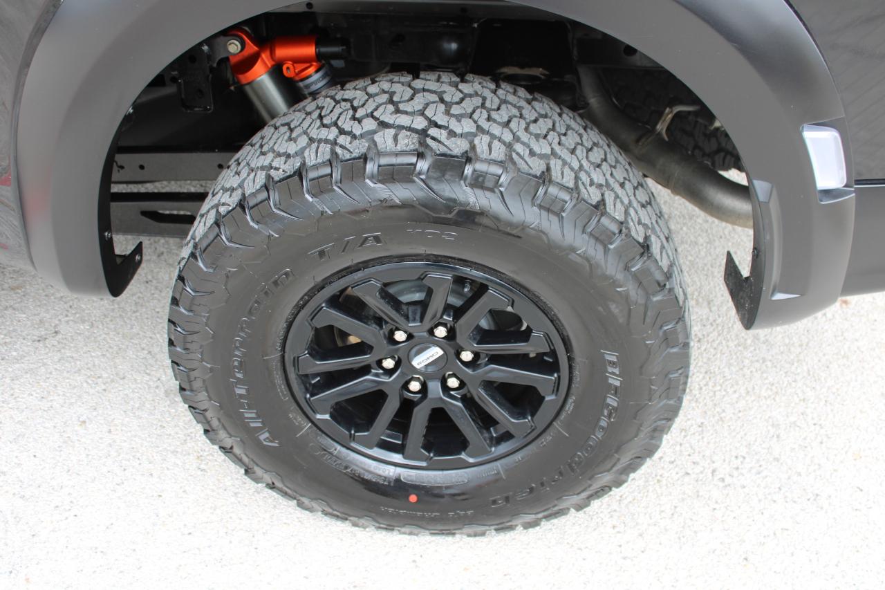 Ford F-150 Raptor SuperCrew 4WD 2025