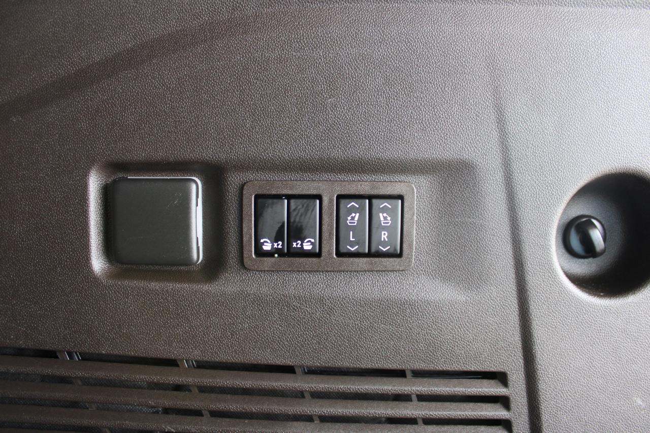 GMC Yukon XL Denali 4WD 2021