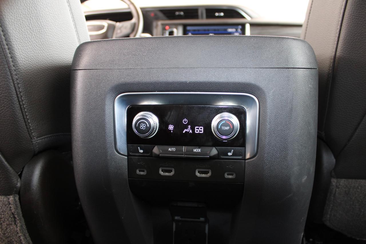 GMC Yukon XL Denali 4WD 2021