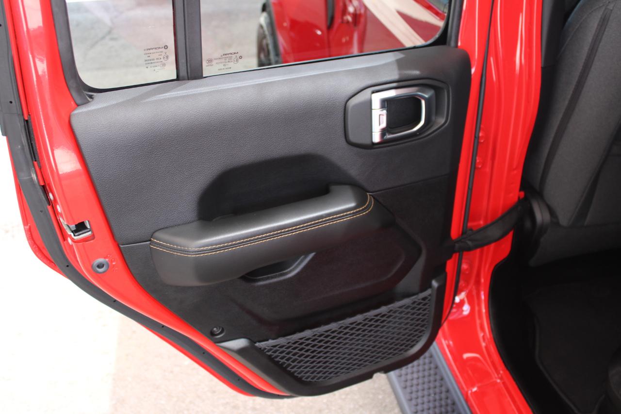 Jeep Wrangler 4xe Sahara 2025