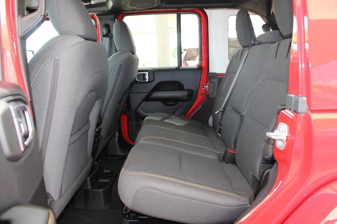 Jeep Wrangler 4xe Sahara 2025