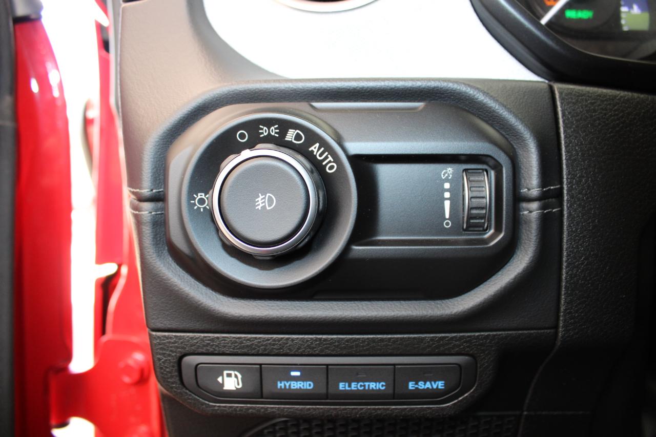 Jeep Wrangler 4xe Sahara 2025