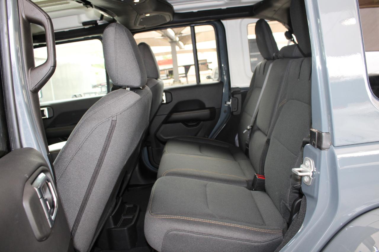 Jeep Wrangler 4xe Sahara 2025