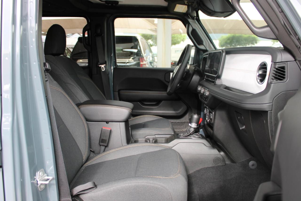 Jeep Wrangler 4xe Sahara 2025