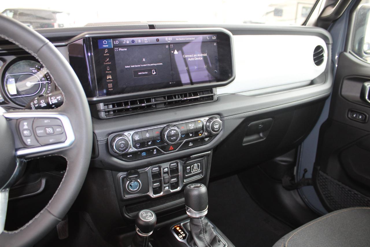 Jeep Wrangler 4xe Sahara 2025