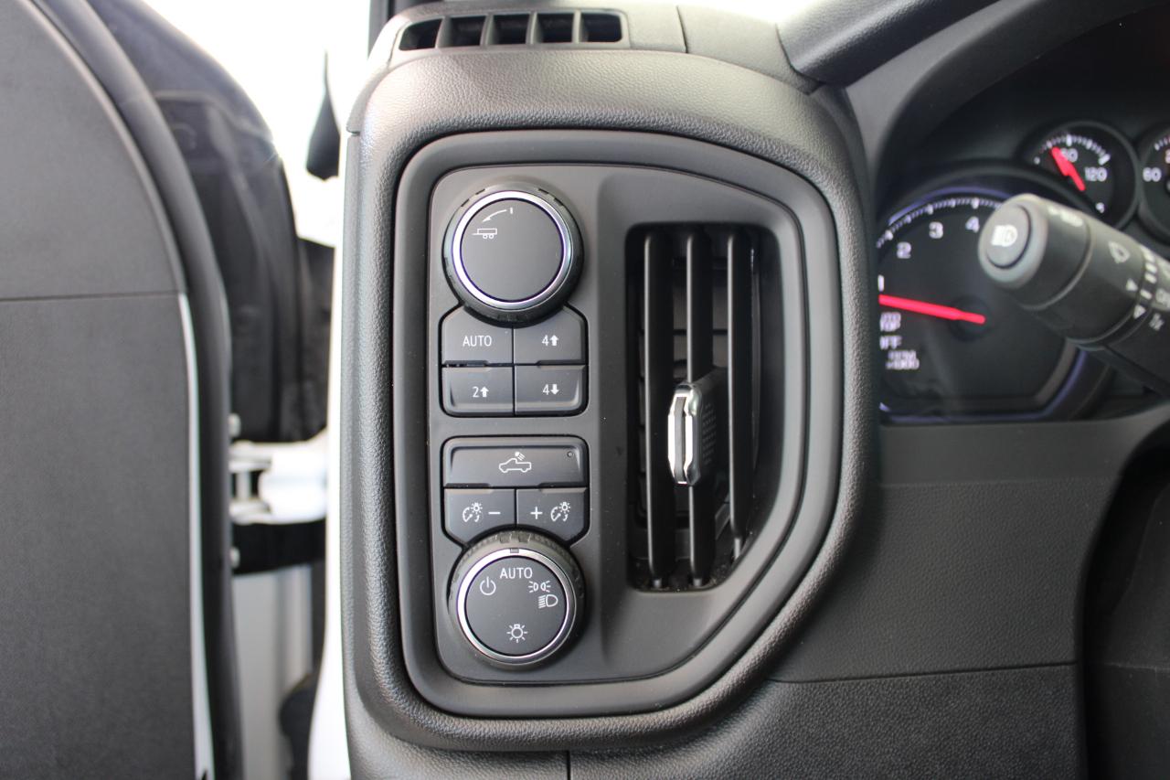 Chevrolet Silverado 1500 W/T Crew Cab 4WD 2024